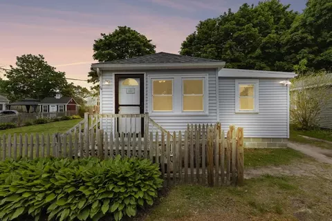 34 13th St, Wareham, MA 02532 photo 2