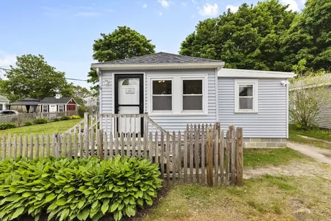 34 13th St, Wareham, MA 02532 photo 3