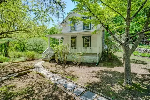 1 Chestnut Plain Rd, Whately, MA 01093