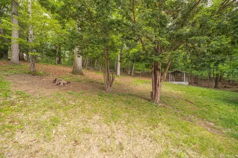 Exterior - 27 Overlook Dr, Springfield, MA 01118 photo 9 of 9