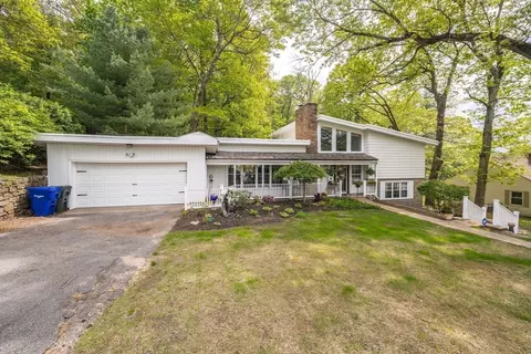 Exterior - 27 Overlook Dr, Springfield, MA 01118 photo 2 of 9