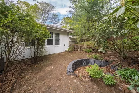 Exterior - 27 Overlook Dr, Springfield, MA 01118 photo 8 of 9