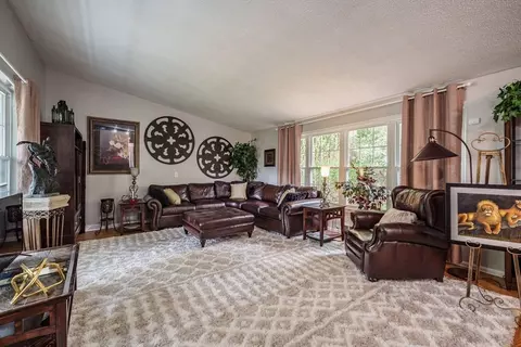 Living - 27 Overlook Dr, Springfield, MA 01118 photo 1 of 4