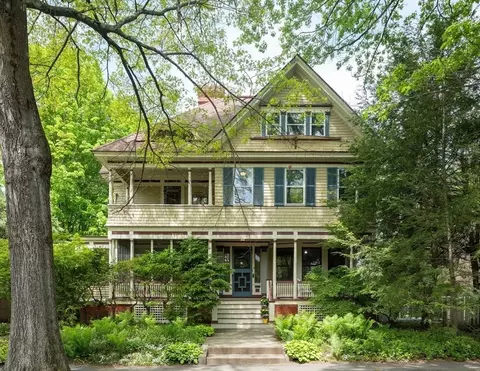 51 Harrison Ave, Northampton, MA 01060