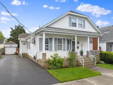 266 Aquidneck St, New Bedford, MA 02744
