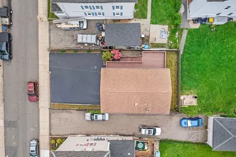 709 Hicks St, Fall River, MA 02724 photo 6