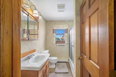 709 Hicks St, Fall River, MA 02724 photo 14