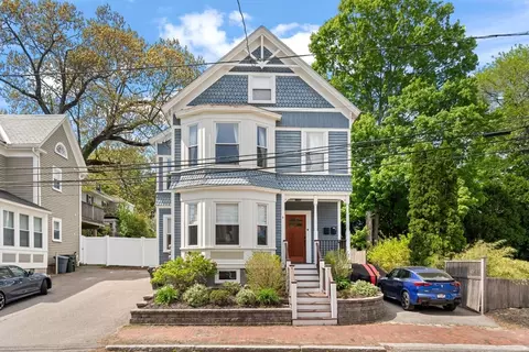 4 Arlington St #A, Newburyport, MA 01950