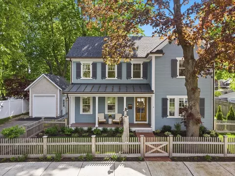 4 Reilly Ave, Newburyport, MA 01950