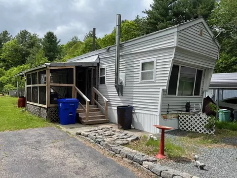 31 Willow Ter, Taunton, MA 02780