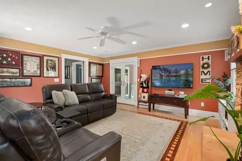 7 Charles, Danvers, MA 01923 photo 3