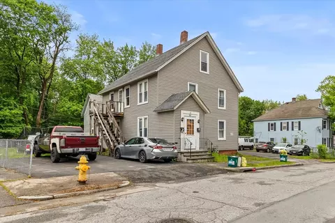 66 Fairfield St, Worcester, MA 01602