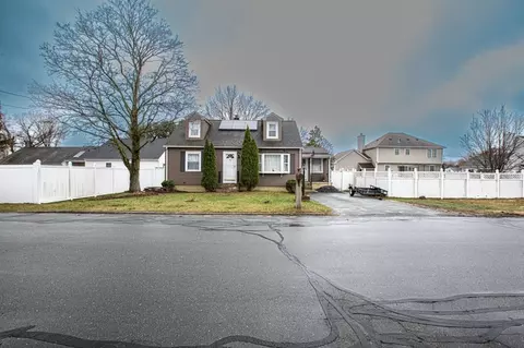 10 Albermarle St, Methuen, MA 01844