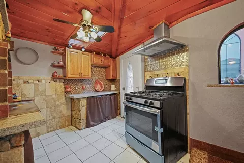 493 Peckham St, Fall River, MA 02721 photo 30