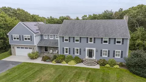 3 Goulart Memorial Dr, Fairhaven, MA 02719