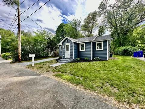 12 English Rd, Holbrook, MA 02343