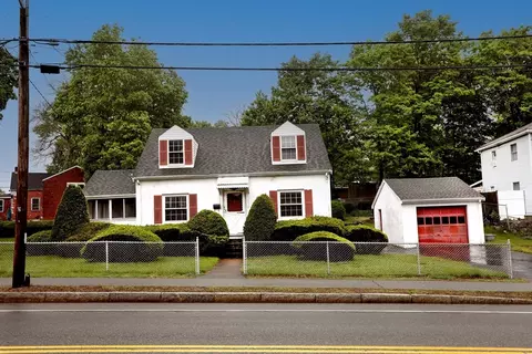 64 North St, Randolph, MA 02368