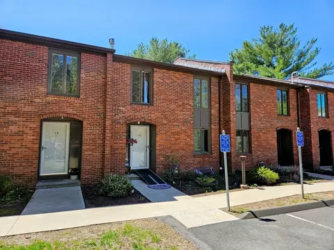 12 Sutton Ct #12, Amherst, MA 01002