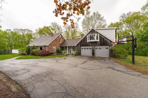 4 Alvord St, South Hadley, MA 01075