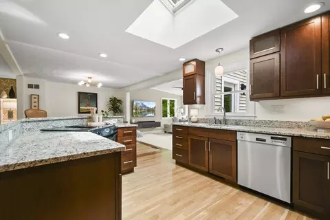 58 Upton Rd, Westborough, MA 01581 photo 7