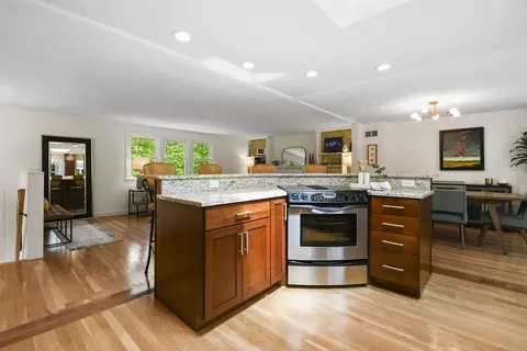 58 Upton Rd, Westborough, MA 01581 photo 6