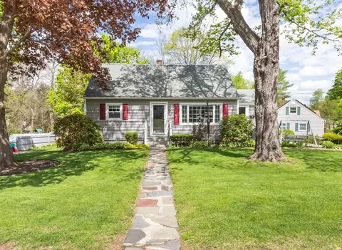10 Brookside Dr, Leicester, MA 01524