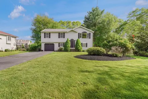 998 Wood, Swansea, MA 02777