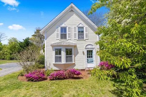 34 Oak St, Harwich, MA 02645