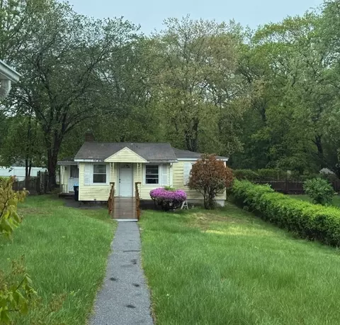 40 Phillips Ave, Shrewsbury, MA 01545