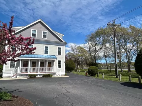 1 Honora Ln #1, Bourne, MA 02532