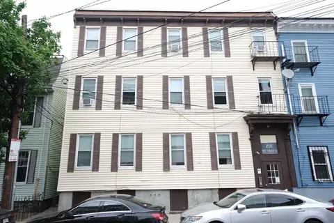 218 W 8th St, Boston, MA 02127