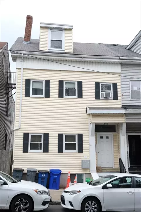 287 W 5th St, Boston, MA 02127