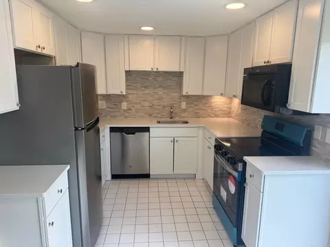 60 Washington Park Dr # A, Andover, MA 01810