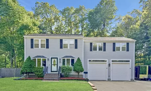 258 Pine St, Holbrook, MA 02343