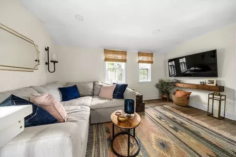 Living - 176 South St #3, Hingham, MA 02043 photo 2 of 2