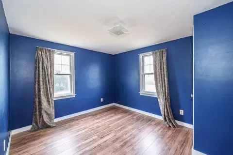 Bedroom - 7 East St, Springfield, MA 01104 photo 3 of 4