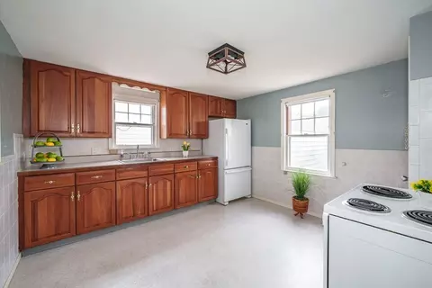 Kitchen - 7 East St, Springfield, MA 01104 photo 1 of 3