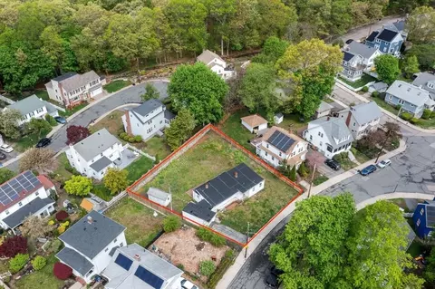 10 Gretter Rd, West Roxbury, MA 02132