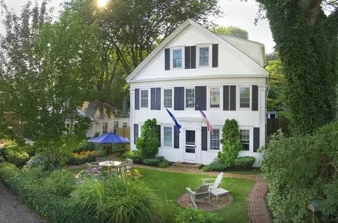44 Commercial St, Provincetown, MA 02657