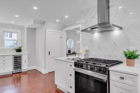 Kitchen - 56 Pine Hill Rd, Dedham, MA 02026 photo 4 of 5