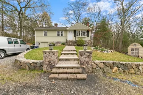 1 Beech Ct, Wilmington, MA 01887