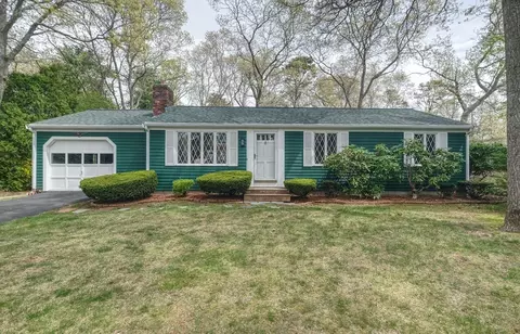 72 Ashley Dr, Centerville, MA 02632