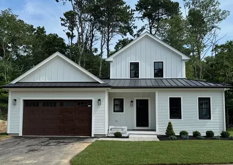 12 Josiah Path, Falmouth, MA 02540