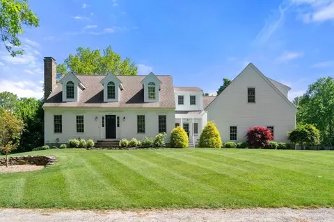 749 Franklin St, Duxbury, MA 02332