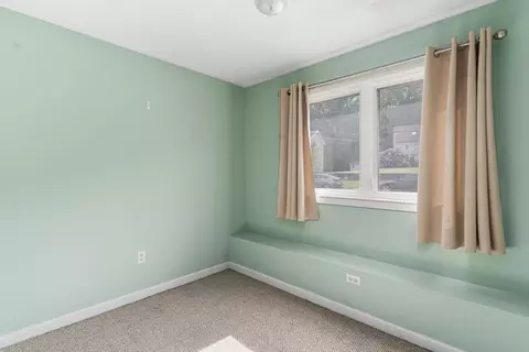 Bedroom - 151 Mohawk Trl, Cranston, RI 02921 photo 8 of 8