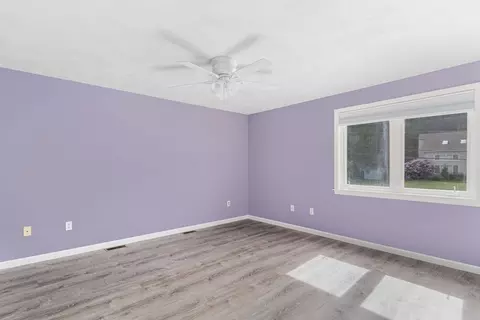 Bedroom - 151 Mohawk Trl, Cranston, RI 02921 photo 6 of 8