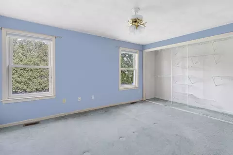 Bedroom - 151 Mohawk Trl, Cranston, RI 02921 photo 1 of 8