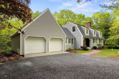 1 Blueberry Hl, Kingston, MA 02364