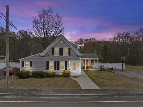 583-585 Union St, Rockland, MA 02370