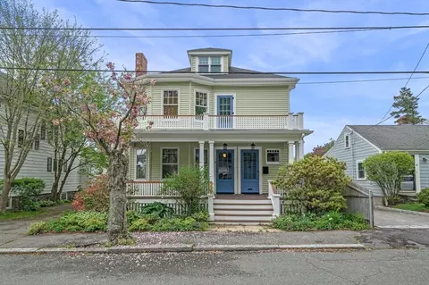 6 Prince St, Marblehead, MA 01945